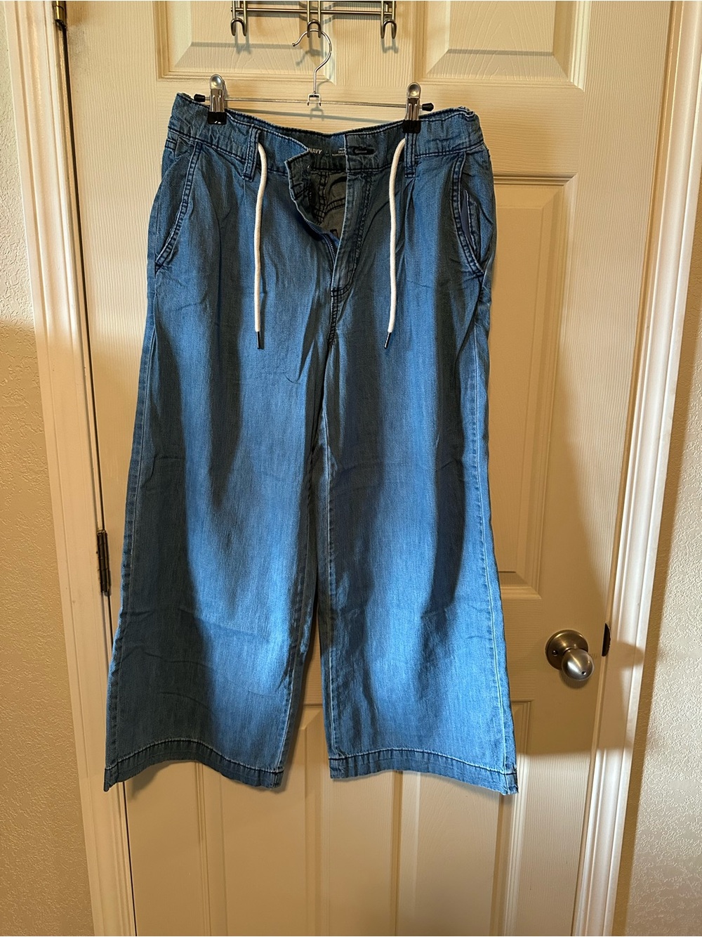 Old Navy Wide Leg Denim in Medium Blue with White Drawstring